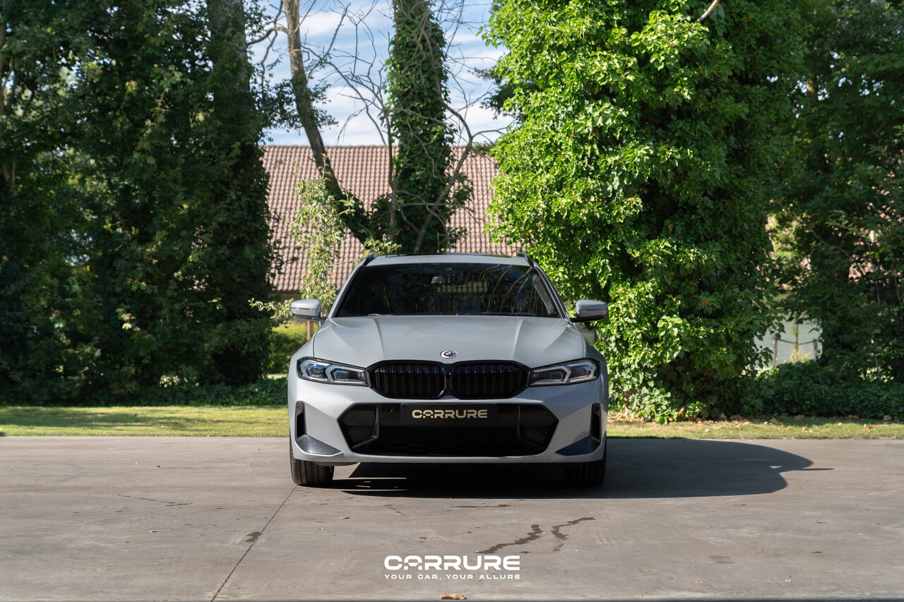 BMW 330